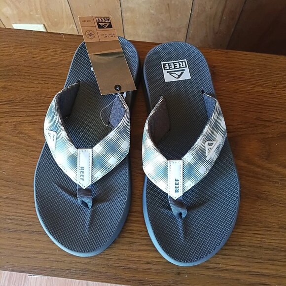 Reef men’s Flip Flops Blue Plaid Thong Sandals size 8 NWT  Beach Casual - Picture 2 of 7